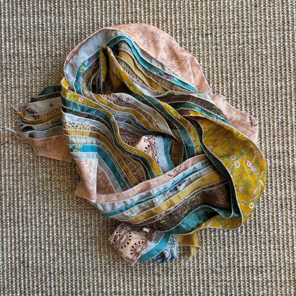 🌿 100% Silk Kantha Patchwork Scarf - image 6